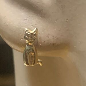 14 KARAT GOLD TINY KITTEN CAT POST EARRINGS